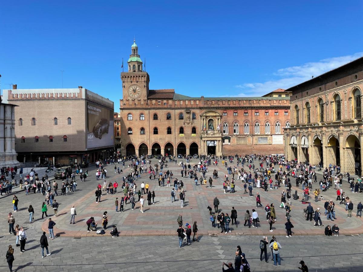 Urbanicooh Paracelso - Piazza Maggiore View โบโลญญา ภายนอก รูปภาพ
