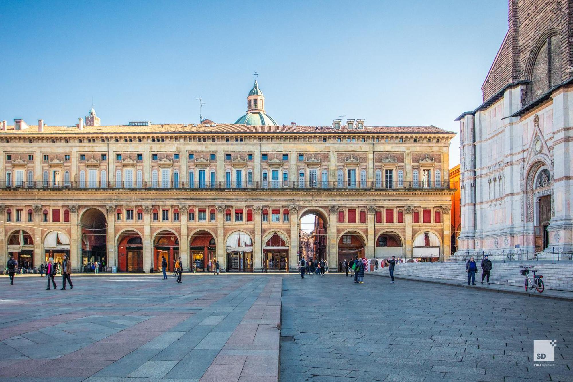 Urbanicooh Paracelso - Piazza Maggiore View โบโลญญา ภายนอก รูปภาพ