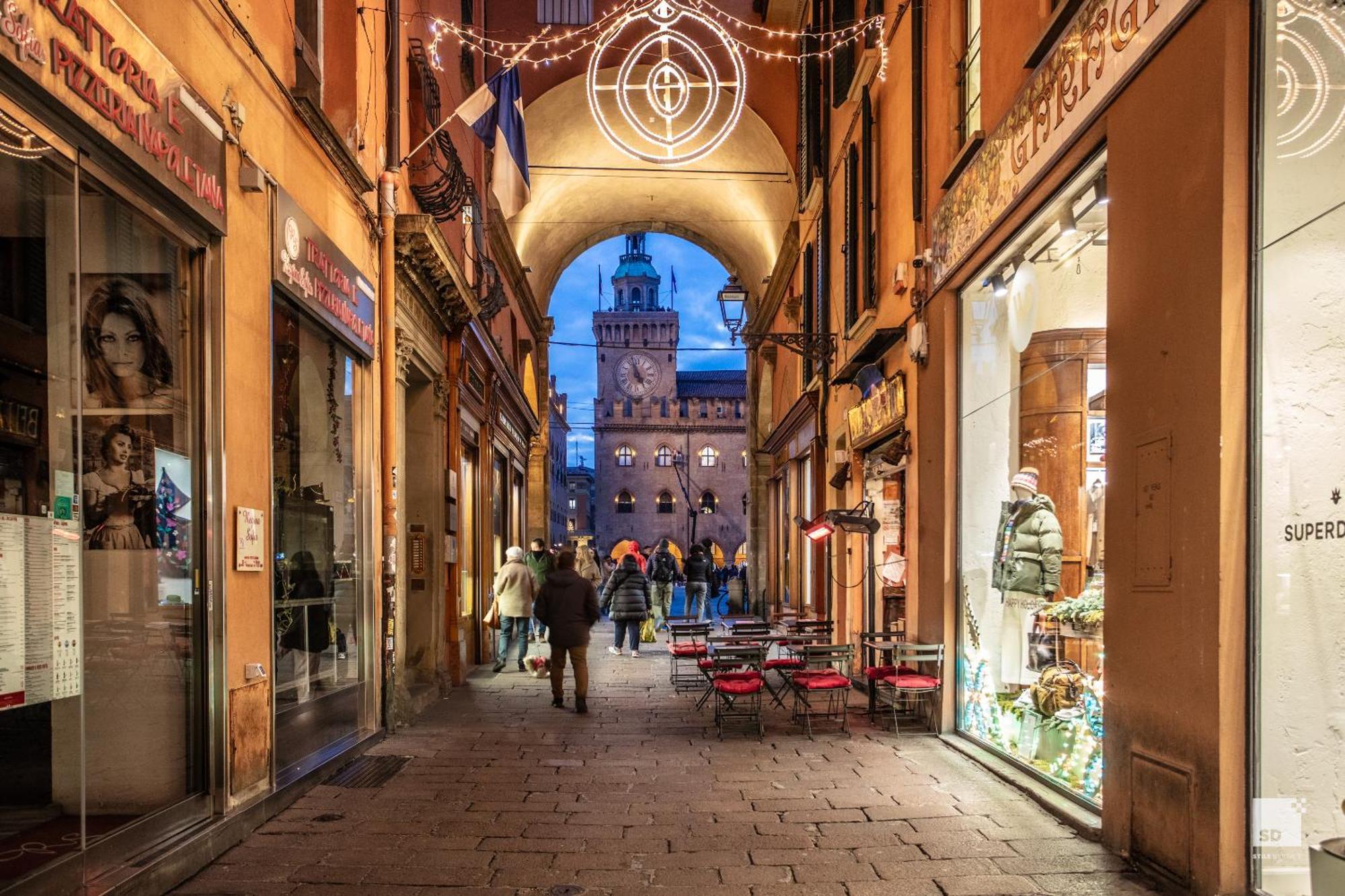 Urbanicooh Paracelso - Piazza Maggiore View โบโลญญา ภายนอก รูปภาพ