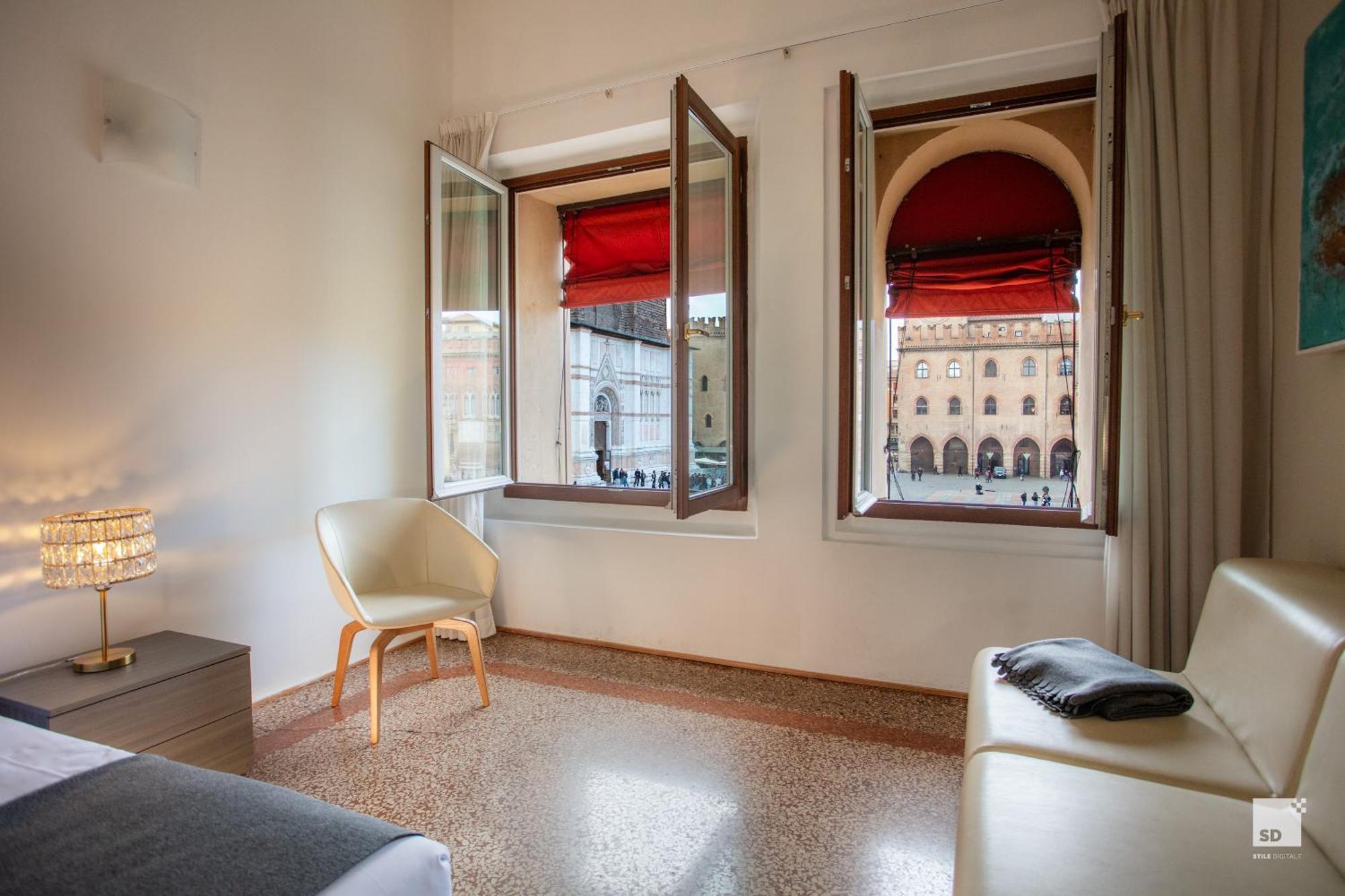 Urbanicooh Paracelso - Piazza Maggiore View โบโลญญา ภายนอก รูปภาพ
