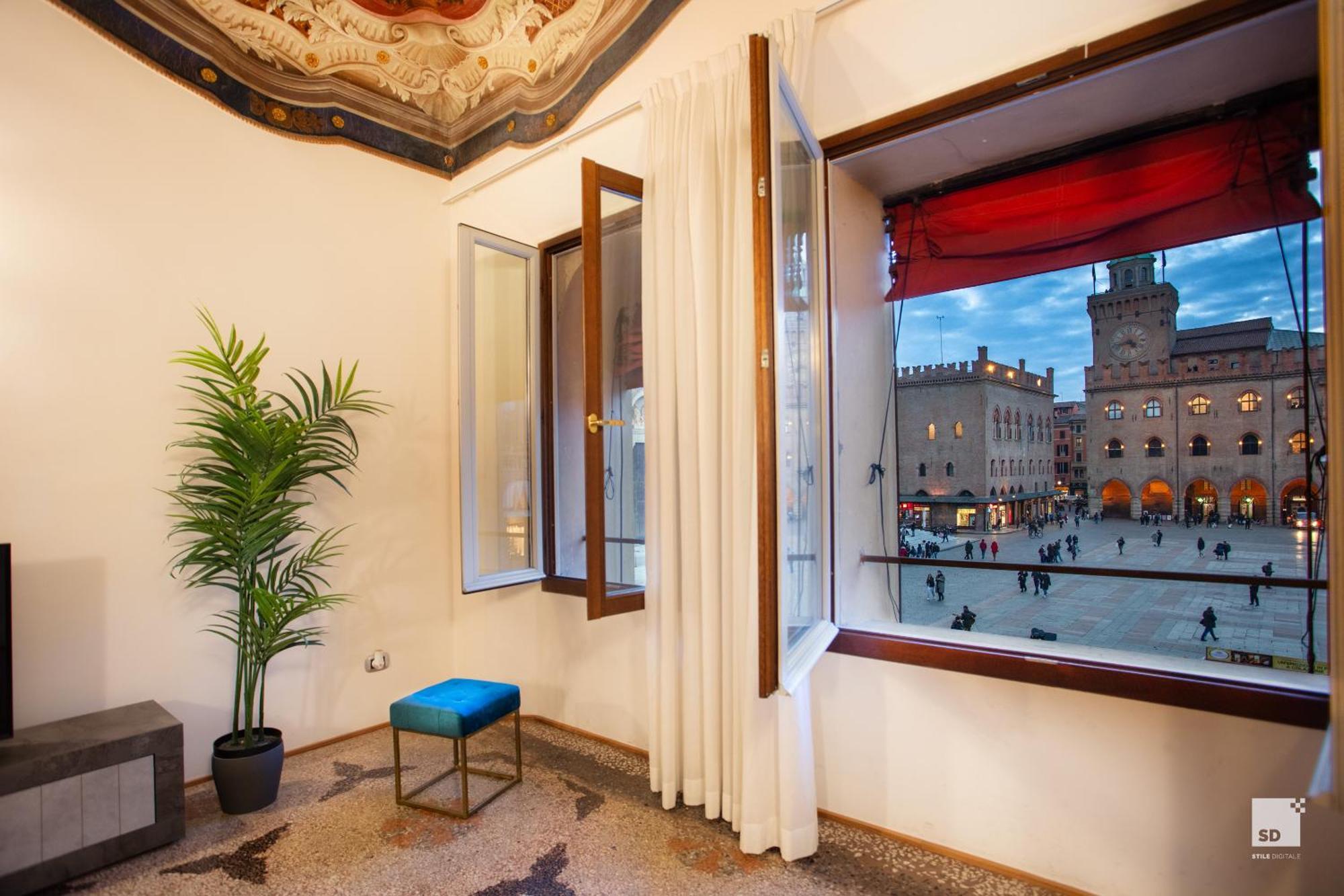 Urbanicooh Paracelso - Piazza Maggiore View โบโลญญา ภายนอก รูปภาพ